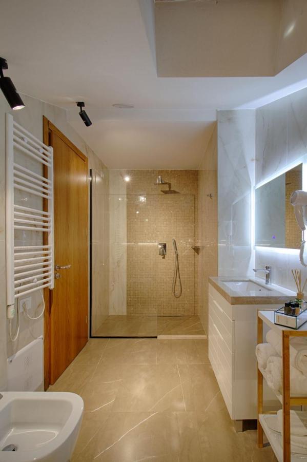 Primo Hotel Tiranë Luaran gambar