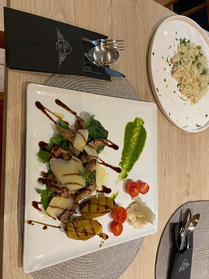 Primo Hotel Tiranë Luaran gambar