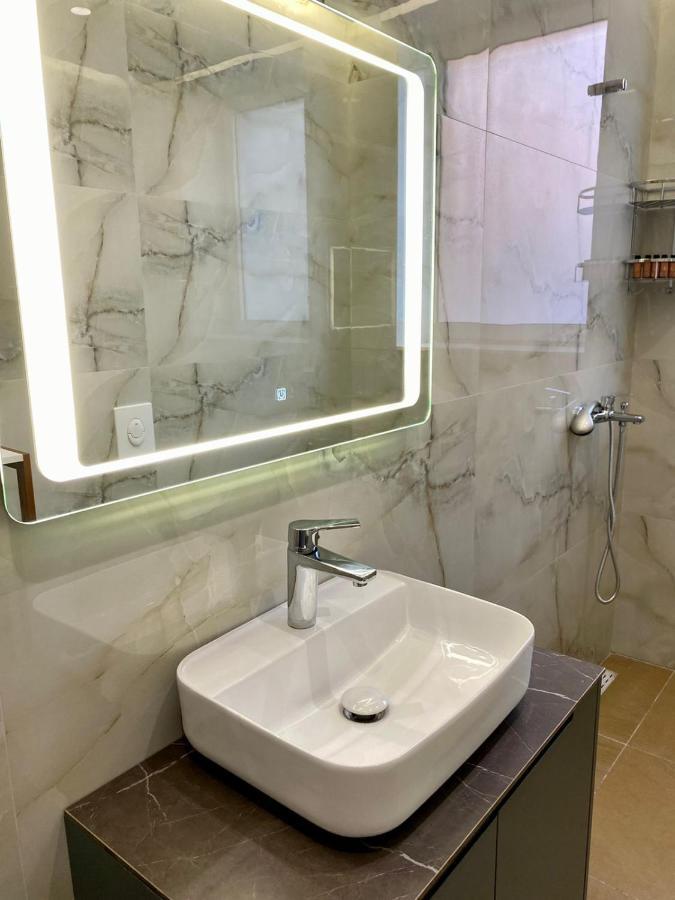Primo Hotel Tiranë Luaran gambar